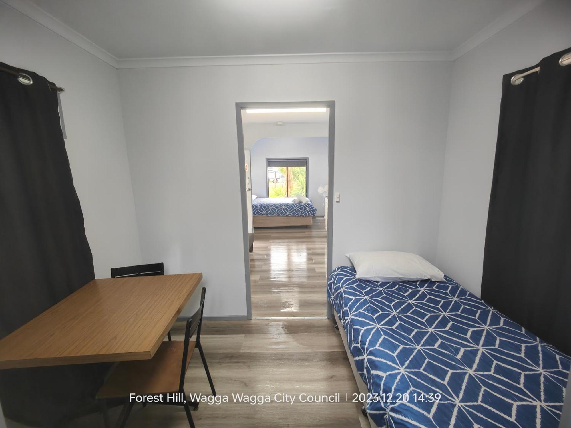 Wagga Wagga Tourist Park Hotel Room photo